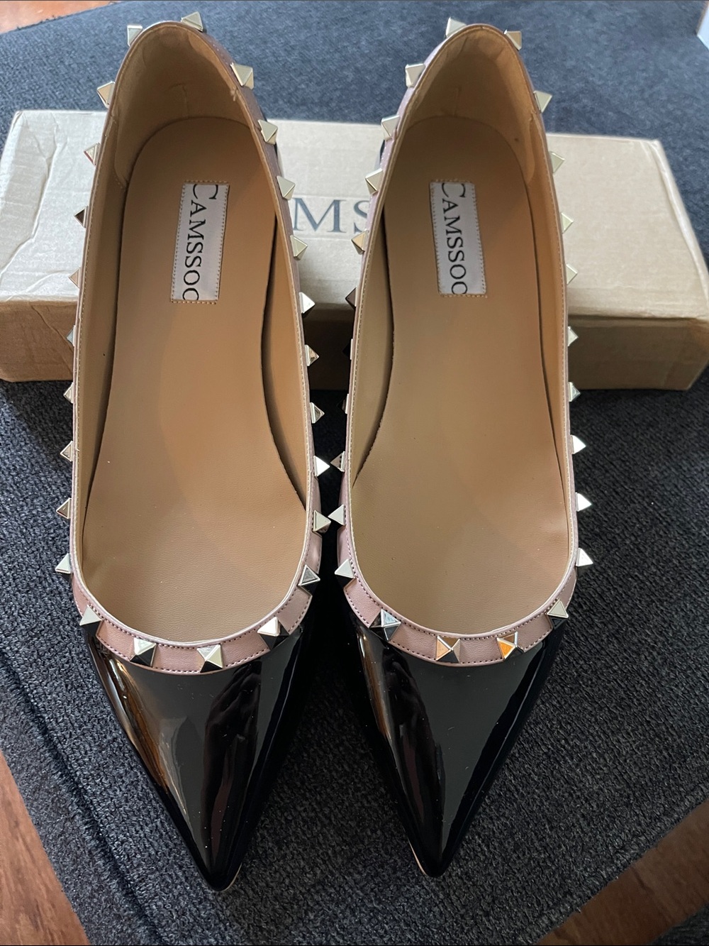 Camssoo Stud-Trim Pointed Ballet Flats in Black and Blush